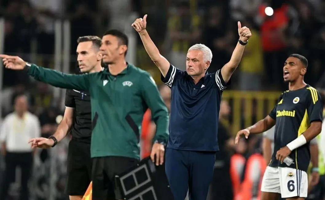 关键战体能课后,本菲卡防线松动备战法联杯,底气十足,团队化学反应显著的简单介绍 关键战体能课后,本菲卡防线松动备战法联杯,底气十足,团队化学反应显著的简单介绍