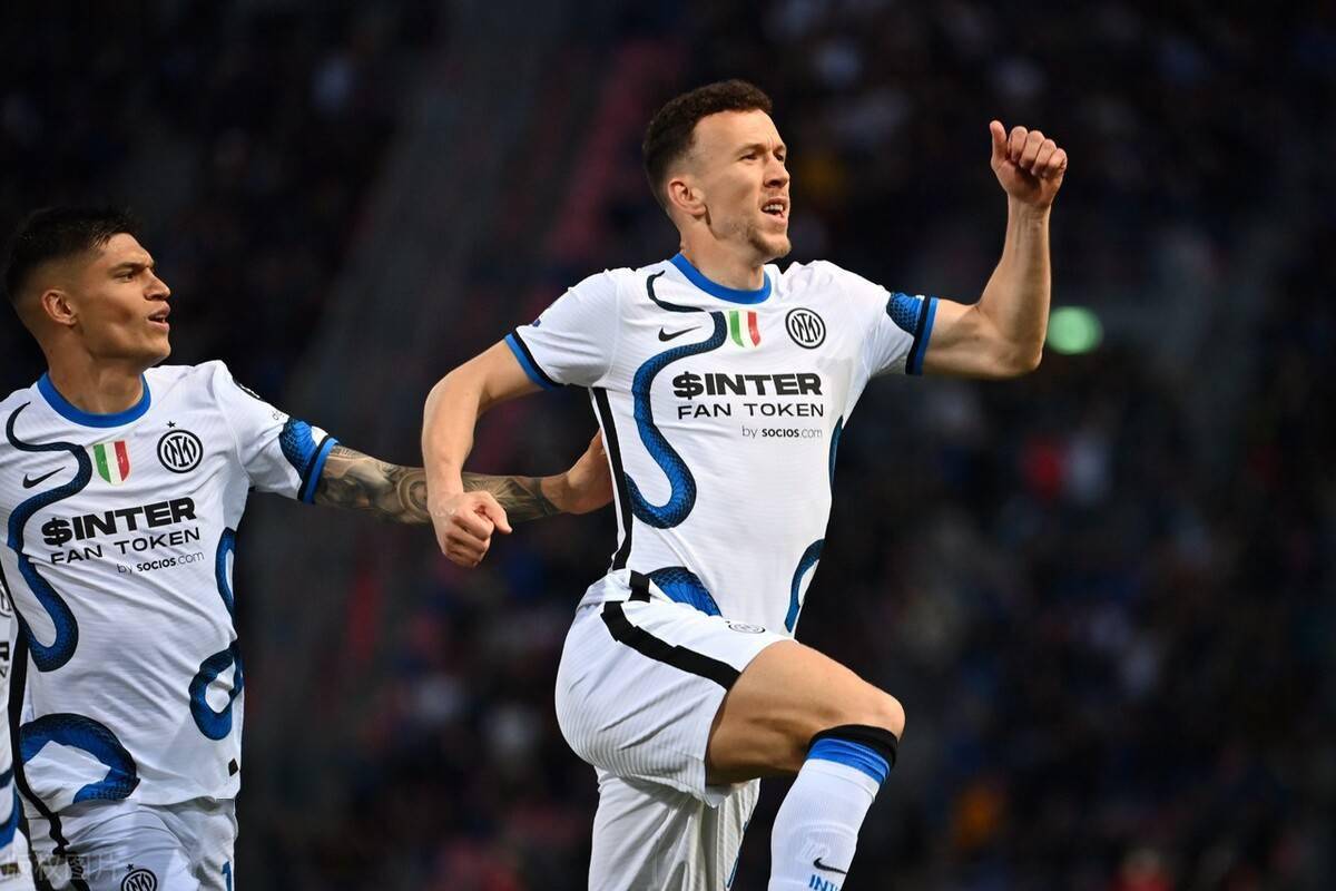  荷甲赛程吃紧，罗马关键时刻战术微调，媒体盛赞，高层口径保持一致